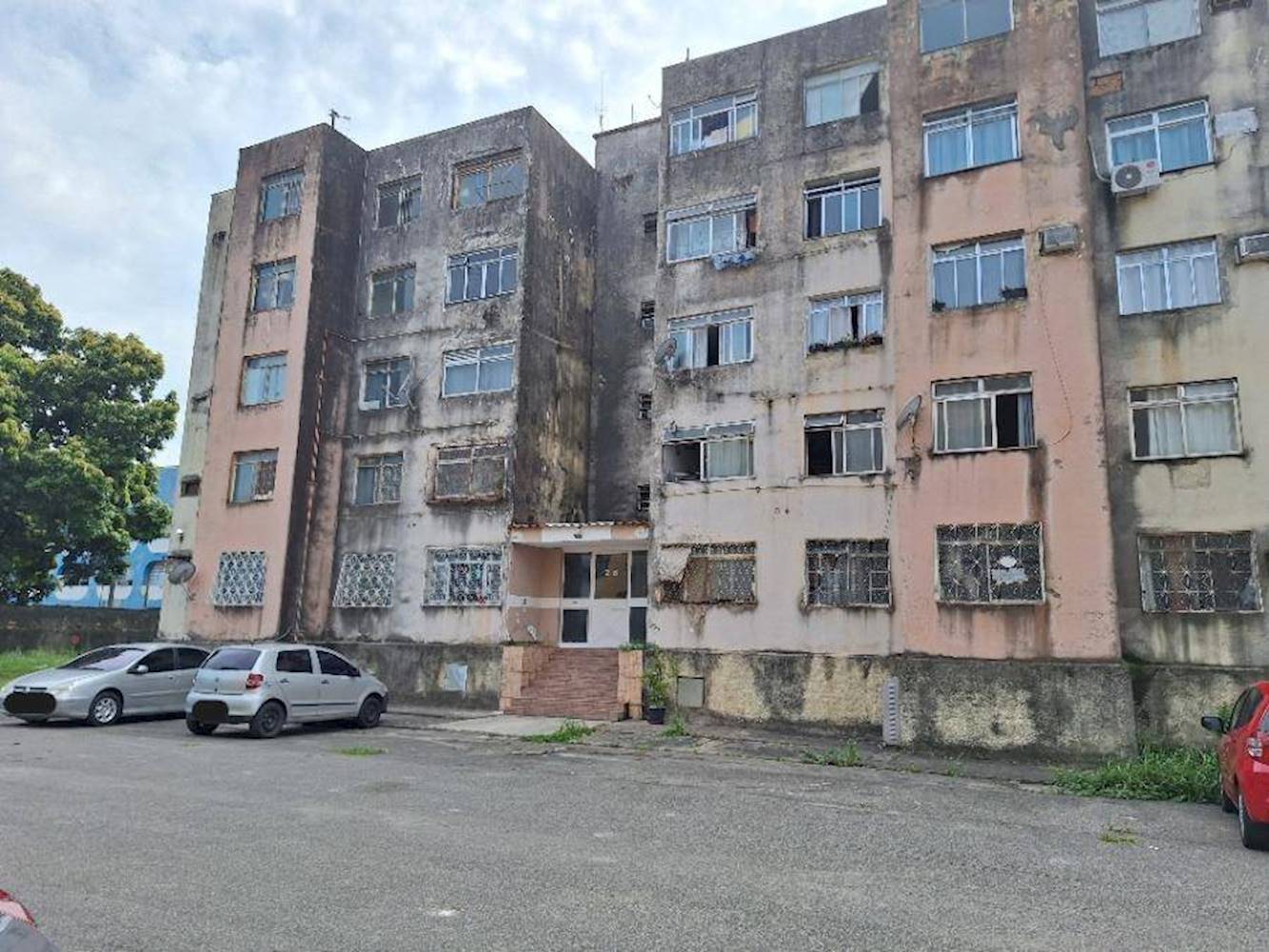 Foto de Apartamento em leilão em Itaguaí - RJ