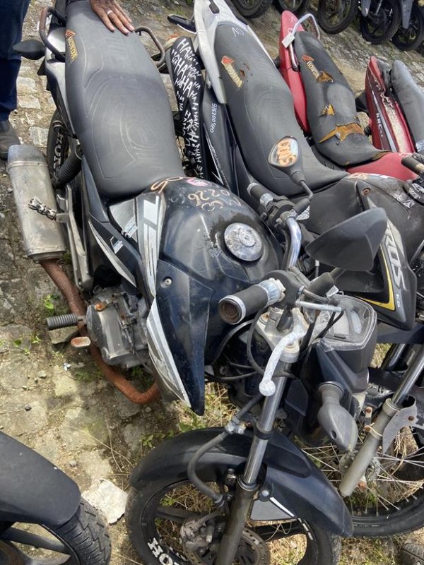 Foto de HONDA/CG 150 TITAN ESD, ANO/MOD 2013/2014, COR PRETA, COMBUSTIVEL ALCOOL/GASOLINA, PLACA OHJ4518 - AL, RENAVAM 586203923, ID CHASSI 9C2KC165