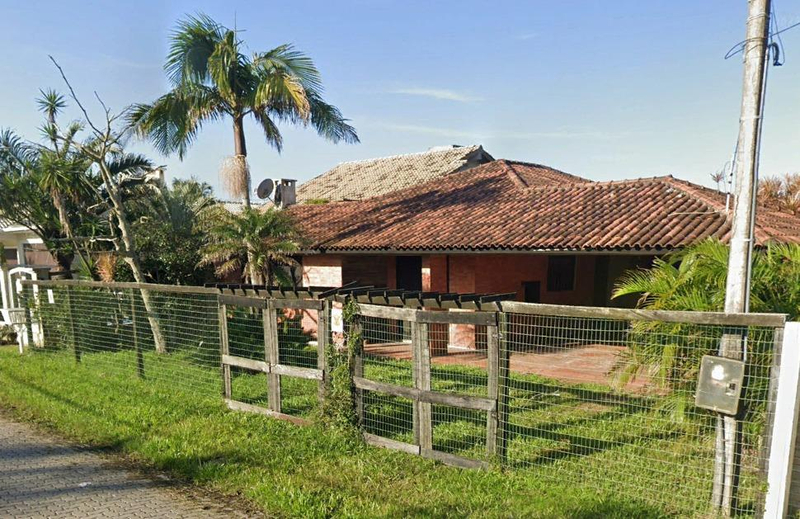 Foto de Terreno em leilão no bairro Centro em Xangri-lá - RS