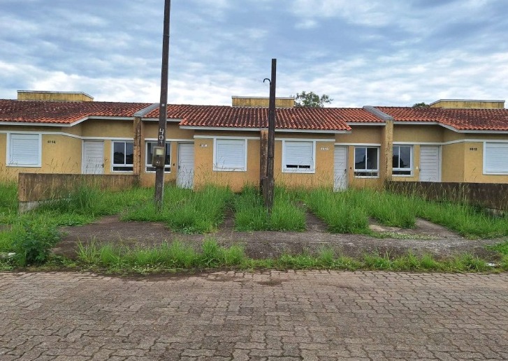 Foto de Casa em leilão no bairro Vila Três Marias em Esteio - RS