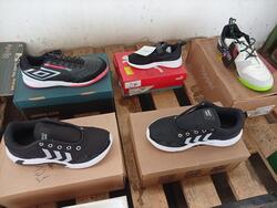 Foto de TÊNIS PUMA FLYER RUNNER - CHUTEIRA TOPPER FUTSAL - TÊNIS KOLOSH CASUAL - 2 UN- TÊNIS VANELLI ACADEMIA - CHUTEIRA UMBRO PRO 5 BUMP - E MAIS DIVERSOS ITENS. NO ESTADO QUE SE ENCONTRAM