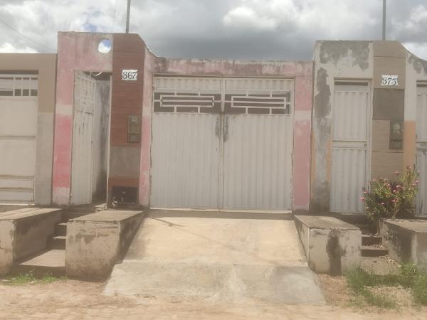 Foto de Casa em leilão no bairro Centro em Iaçu - BA