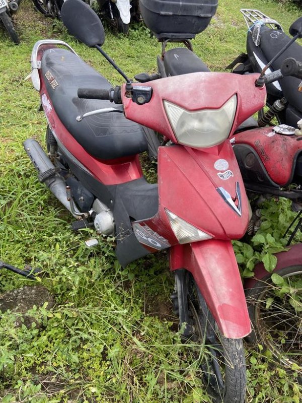 Foto de TRAXX/JL50Q-9, ANO/MOD 2014/2015, COR VERMELHA, COMBUSTIVEL GASOLINA, PLACA 1 EMPLAC - N/I, RENAVAM N/I, ID CHASSI 951AXKBE2FB002015, ID MOT