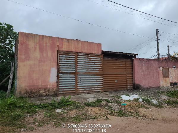 Foto de Casa em leilão no bairro Santa Terezinha em São Gonçalo Do Amarante - RN