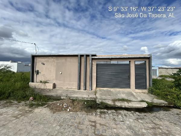 Foto de Casa em leilão no bairro Centro em São José Da Tapera - AL