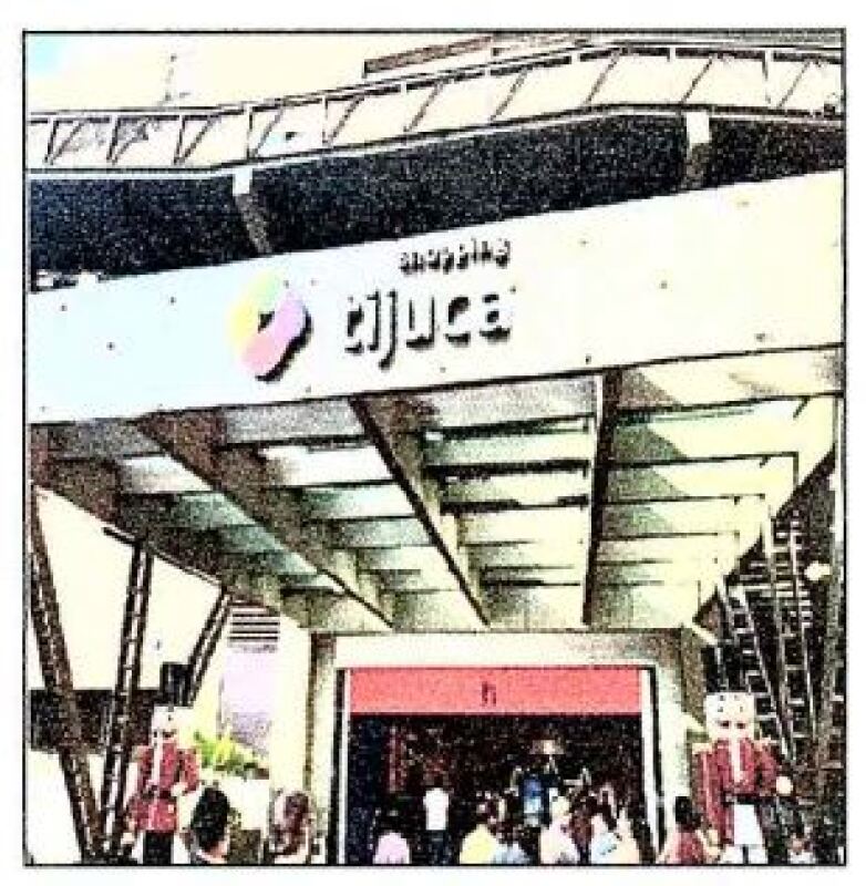 Foto de Comercial em leilão em Rio De Janeiro - RJ