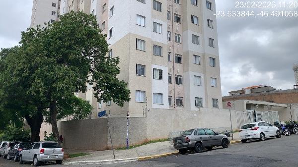 Foto de Apartamento em leilão no bairro Vila Re em São Paulo - SP