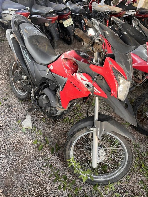 Foto de HONDA/XRE 190, ANO/MOD 2024/2024, COR VERMELHO, COMBUSTIVEL ALCOOL/GASOLINA, PLACA 1 EMPLAC - N/I, RENAVAM N/I, ID CHASSI 9C2MD4100RR015435