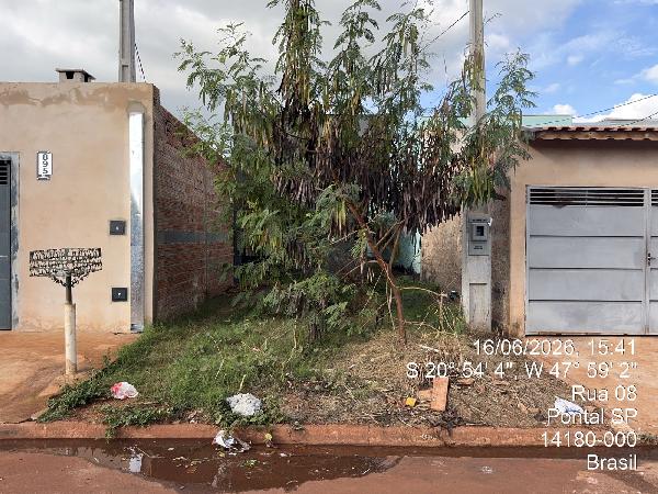 Foto de Casa em leilão no bairro Centro em Pontal - SP