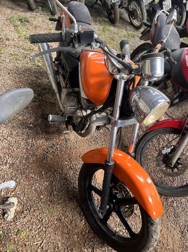 Foto de DAFRA/KANSAS 150, ANO/MOD 2008/2009, COR LARANJA, COMBUSTIVEL GASOLINA, PLACA NLW8361 - AL, RENAVAM 123061725, ID CHASSI 95VCB1M589M031354