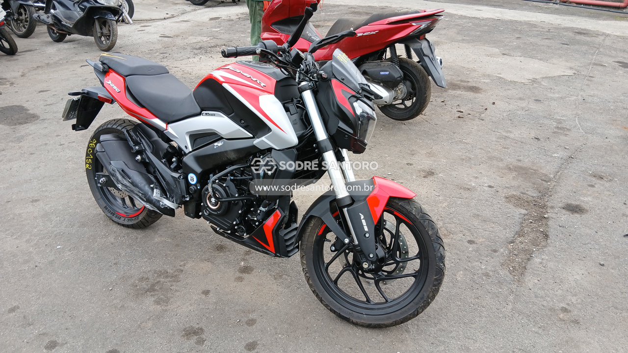 Foto de bajaj - dominar d250