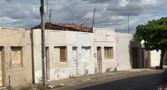 Foto de Descrição: ID100964 Imóvel Urbano: Residência com área construída de 43,00m², dentro de um terreno com área de 1