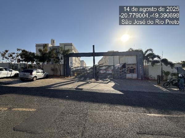 Foto de Apartamento em leilão no bairro Boa Vista em São José Do Rio Preto - SP