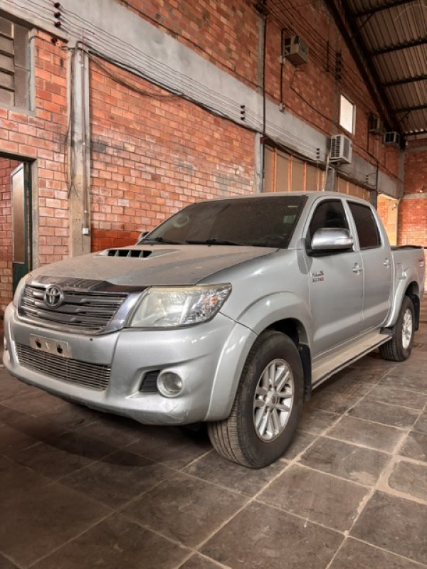 Foto de MARCA: I / MODELO: TOYOTA HILUX CD4X4 SRV / PLACA: OOG3006 / ANO MODELO: 2013