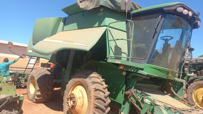 Foto de COLHEITADEIRA DE GRÃOS JOHN DEERE 9750 - ANO 2007 - RITM1063536 - 10105 - PC - LOC. FORMOSA DO RIO PRETO/BA
