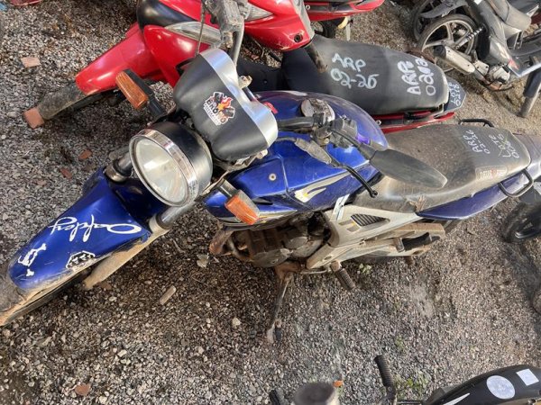 Foto de HONDA/CBX 250 TWISTER, ANO/MOD 2003/2004, COR AZUL, COMBUSTIVEL GASOLINA, PLACA DHE6645 - AL, RENAVAM 816736863, ID CHASSI 9C2MC35004R005420