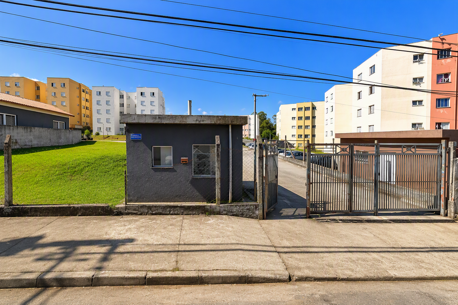Foto de APARTAMENTO COM 2 DORMITÓRIOS + VAGA - MOGI DAS CRUZES/SP - (02)