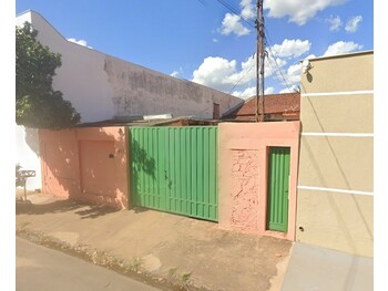 Foto de Casa em leilão no bairro Umuarama em Araçatuba - SP