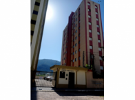 Foto de Apartamento em leilão no Edifício Cosa Del Sol em Caraguatatuba - SP
