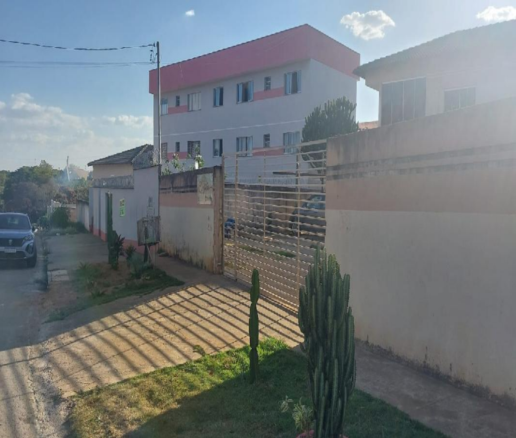 Foto de CIDADE OCIDENTAL (GO) Descrição legal: IMÓVEL URBANO: Um apartamento com 50,30m² de área privativa, e 0,09