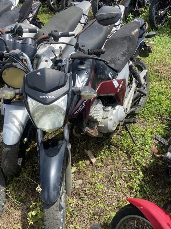 Foto de HONDA/CG 150 TITAN EX, ANO/MOD 2013/2014, COR PRETA, COMBUSTIVEL ALCOOL/GASOLINA, PLACA OHH8328 - AL, RENAVAM 583756930, ID CHASSI 9C2KC1660