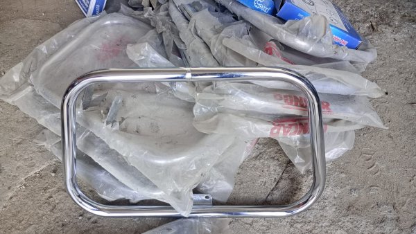 Foto de DIVERSOS PROTETORES DIANTEIROS PARA MOTOS TITAN 125