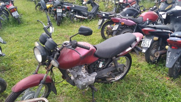 Foto de HONDA/CG 125 TITAN KS, ANO/MOD 2000/2000, COR VERMELHA, COMBUSTIVEL GASOLINA, PLACA MUN7H49 - AL, RENAVAM 743852850, ID CHASSI 9C2JC3010YR15