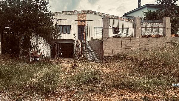 Foto de Casa em leilão no bairro Tiaraju em Bagé - RS