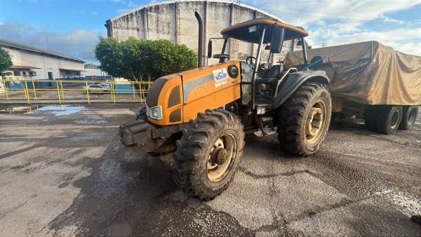 Foto de TRATOR VALTRA BM 100 4X4, ANO 2015, COR AMARELA, Nº 4575. (APROX. 13.389 HORAS TRABALHADAS)