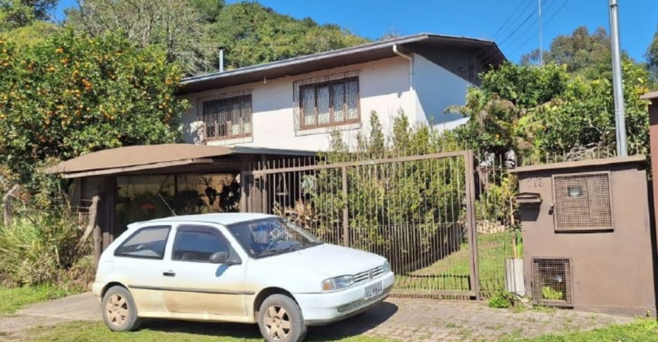 Foto de Casa em leilão no bairro Ana Rech em Caxias Do Sul - RS