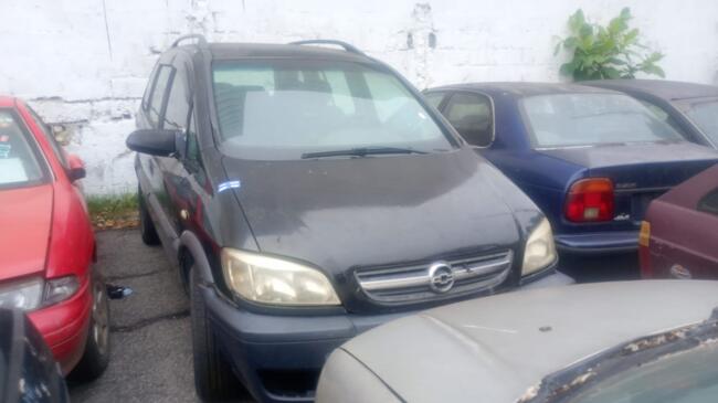 Foto de Gm/Zafira Comfort | KRX1610/RJ | 2010/2011 | Chassi: 9BGTS75D0BC161675 | Renavam: 260075728 | Motor: U80004710 | Preta | Gas/Alc/Gn | Veículo Conservado