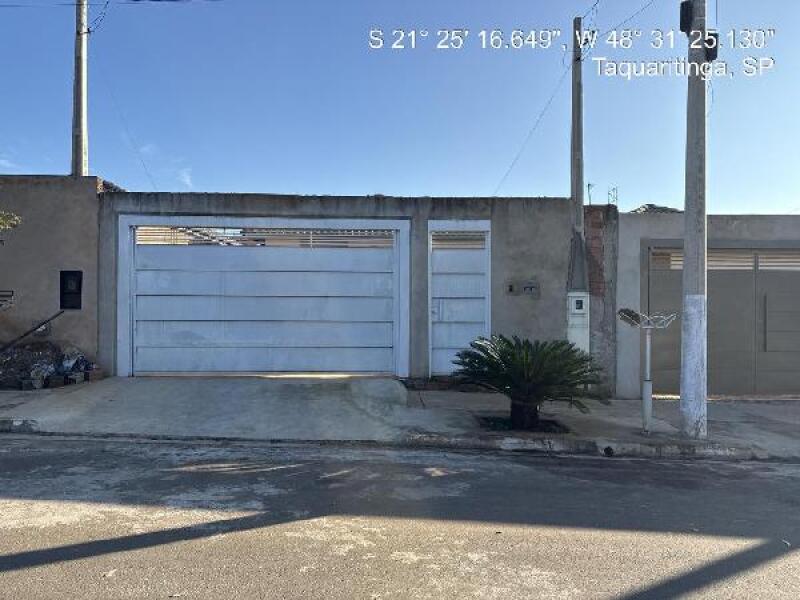 Foto de Casa em leilão no bairro Jardim Santa Rita em Taquaritinga - SP