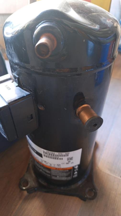 Foto de COMPRESSOR DE AR CONDICIONADO, EMERSON, NO ESTADO EM QUE SE ENCONTRA