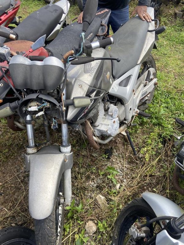 Foto de HONDA/CBX 250 TWISTER, ANO/MOD 2008/2008, COR CINZA, COMBUSTIVEL GASOLINA, PLACA NLY2138 - AL, RENAVAM 990187284, ID CHASSI 9C2MC35008R10722