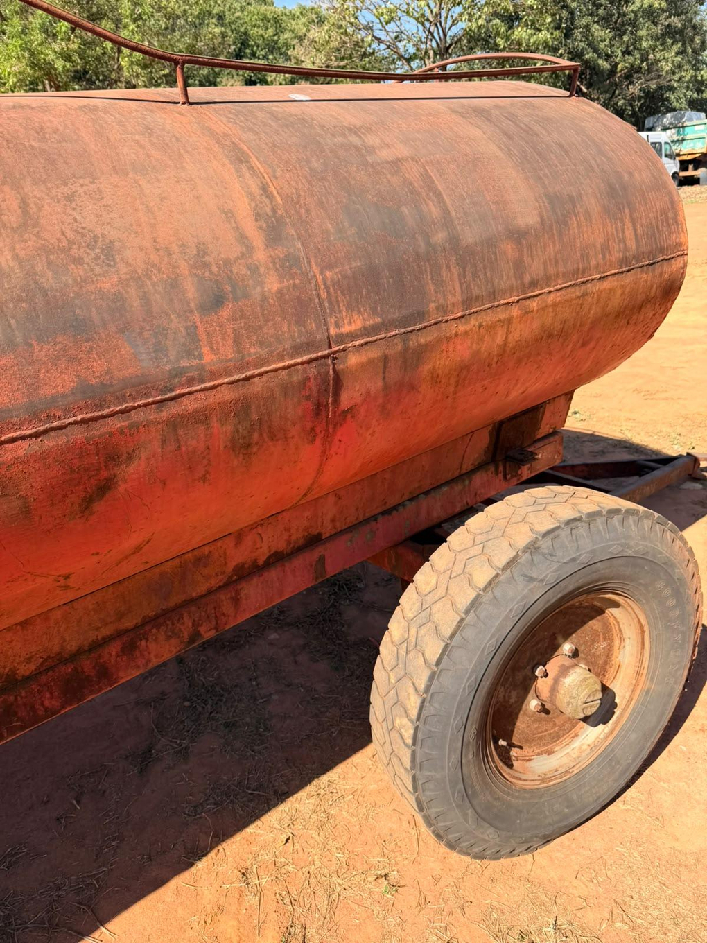 Foto de TANQUE REBOCÁVEL SEM BOMBA 4 RODAS ID: #3730009