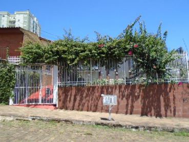 Foto de Casa em leilão no bairro Vila Rodrigues em Passo Fundo - RS