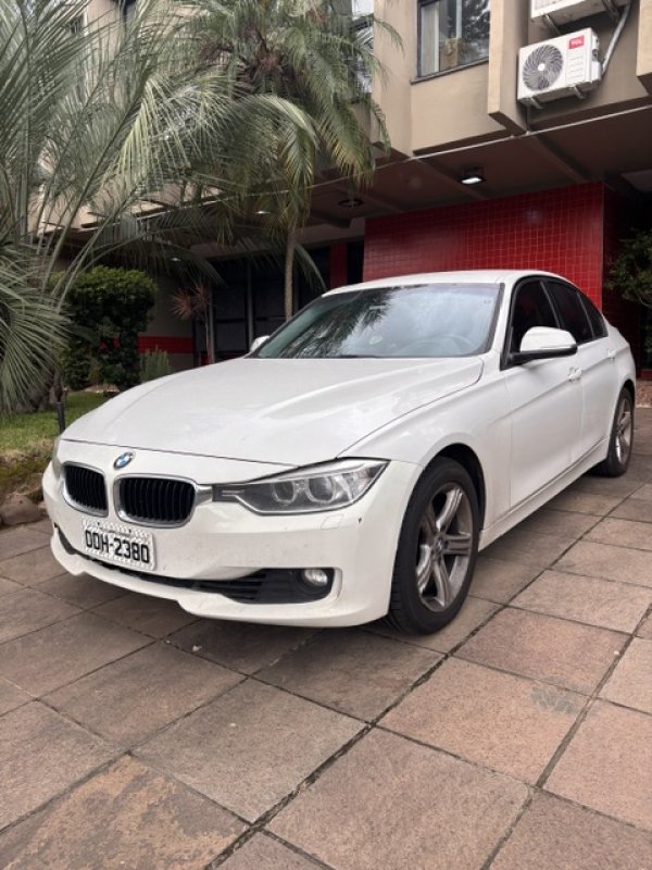 Foto de MARCA: I / MODELO: BMW 320I 3B11 / PLACA: OOH2380 / ANO/MODELO: 2013