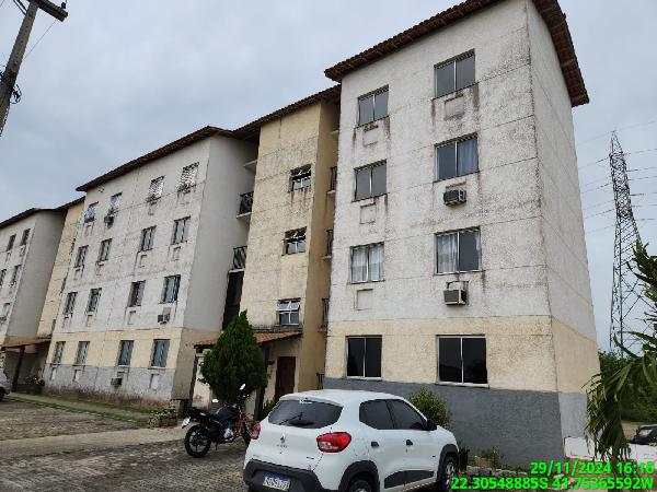Foto de Apartamento em leilão em Macaé - RJ