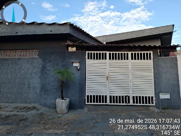 Foto de Casa em leilão no Conjunto Habitacional Margarida Ray em Jaboticabal - SP