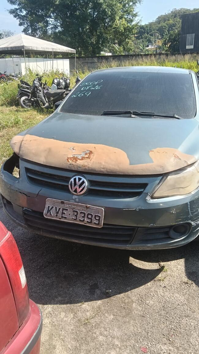 Foto de Vw/Voyage 1.0 | KVE3399/RJ | 2009/2009 | Chassi: 9BWDA05U89T255975 | Renavam: 144670143 | Motor: CCN181719 | Cinza | Alco/Gasol | Veículo conservado. | Sem modulo