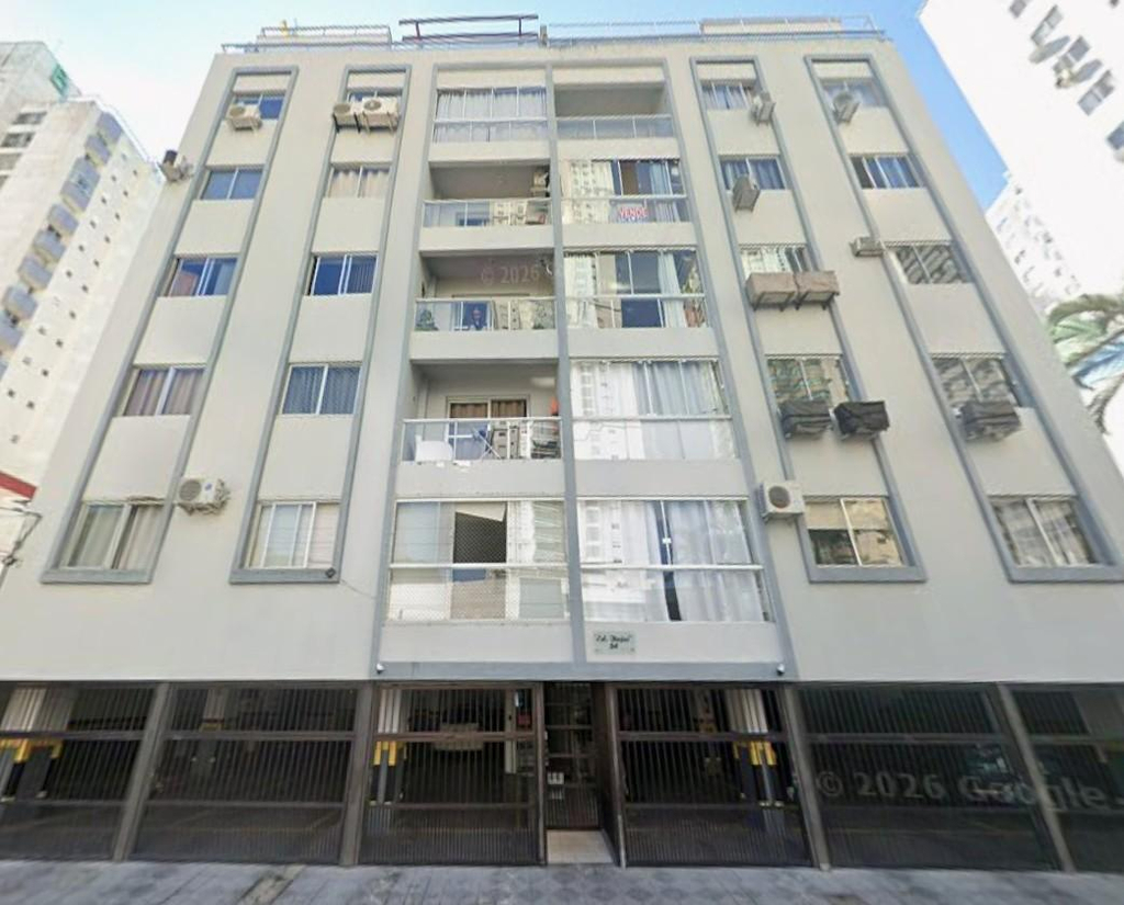 Foto de Apartamento em leilão no Edifício Itajaí em Balneário Camboriú - SC