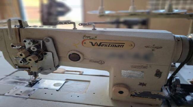 Foto de 01 máquina pespontadeira, marca Westman