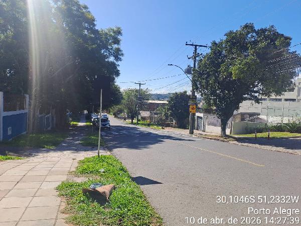 Foto de Apartamento em leilão no bairro Camaquã em Porto Alegre - RS