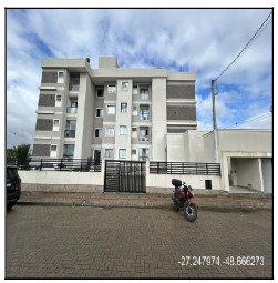 Foto de Apartamento em leilão no Loteamento Residencial Villa Palmeiras em Tijucas - SC
