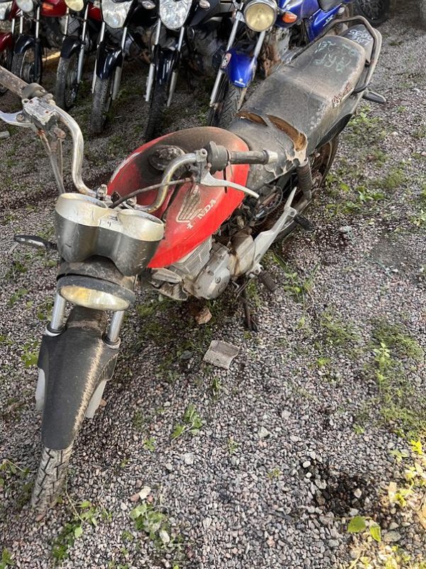 Foto de HONDA/CG 150 SPORT, ANO/MOD 2005/2005, COR VERMELHO, COMBUSTIVEL GASOLINA, PLACA MUY8793 - AL, RENAVAM 851735215, ID CHASSI 9C2KC08605R00571