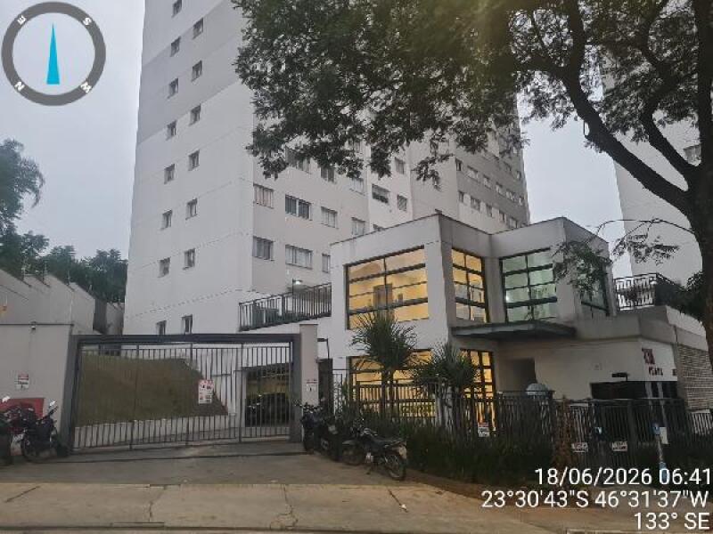 Foto de Apartamento em leilão no Residencial Tom Penha em São Paulo - SP