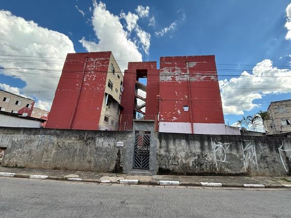 Foto de Apartamento em leilão no Conjunto Habitacional Presidente Ca em Carapicuíba - SP