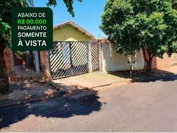 Foto de Casa em leilão no bairro Jardim do Sol em Itápolis - SP