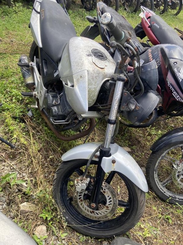 Foto de HONDA/CBX 250 TWISTER, ANO/MOD 2006/2006, COR PRATA, COMBUSTIVEL GASOLINA, PLACA KHN9231 - AL, RENAVAM 952815893, ID CHASSI 9C2MC35006R03100