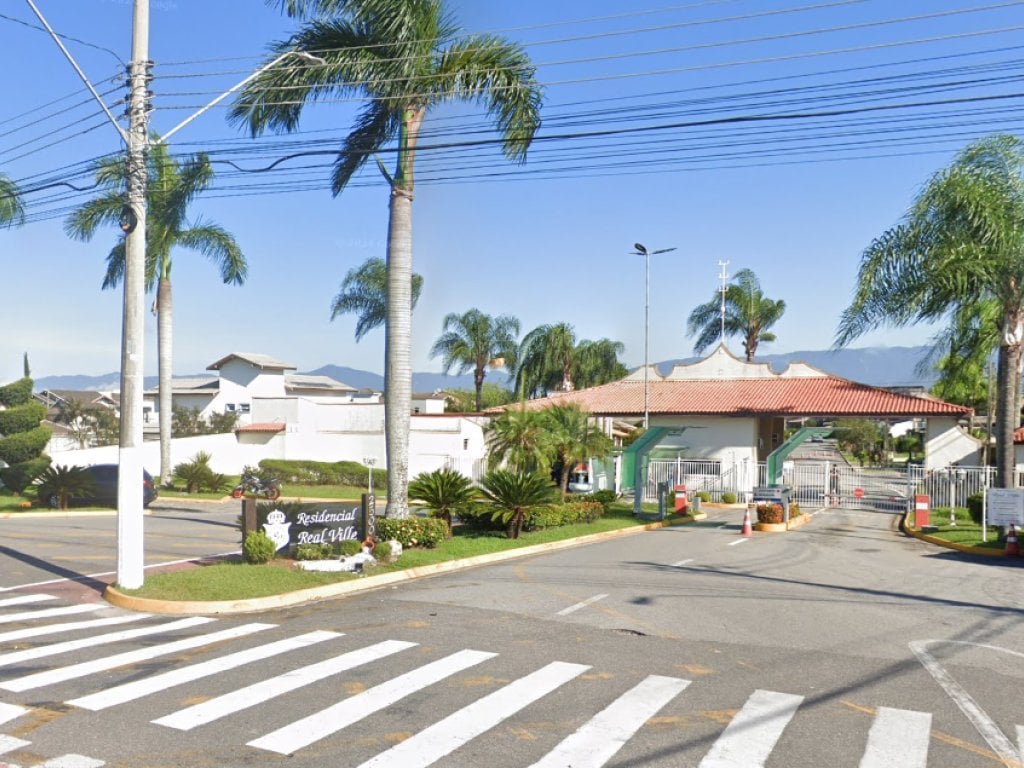 Foto de Casa em leilão no Residencial Real Ville em Pindamonhangaba - SP
